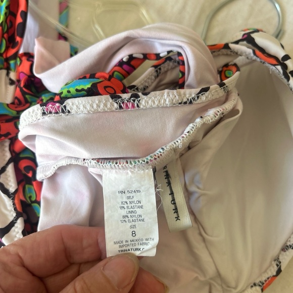 TRINA TURK Colorful VENICE BEACH ONE PIECE SWIMSUIT Size 8 Resort Wear Beach - Picture 7 of 8
